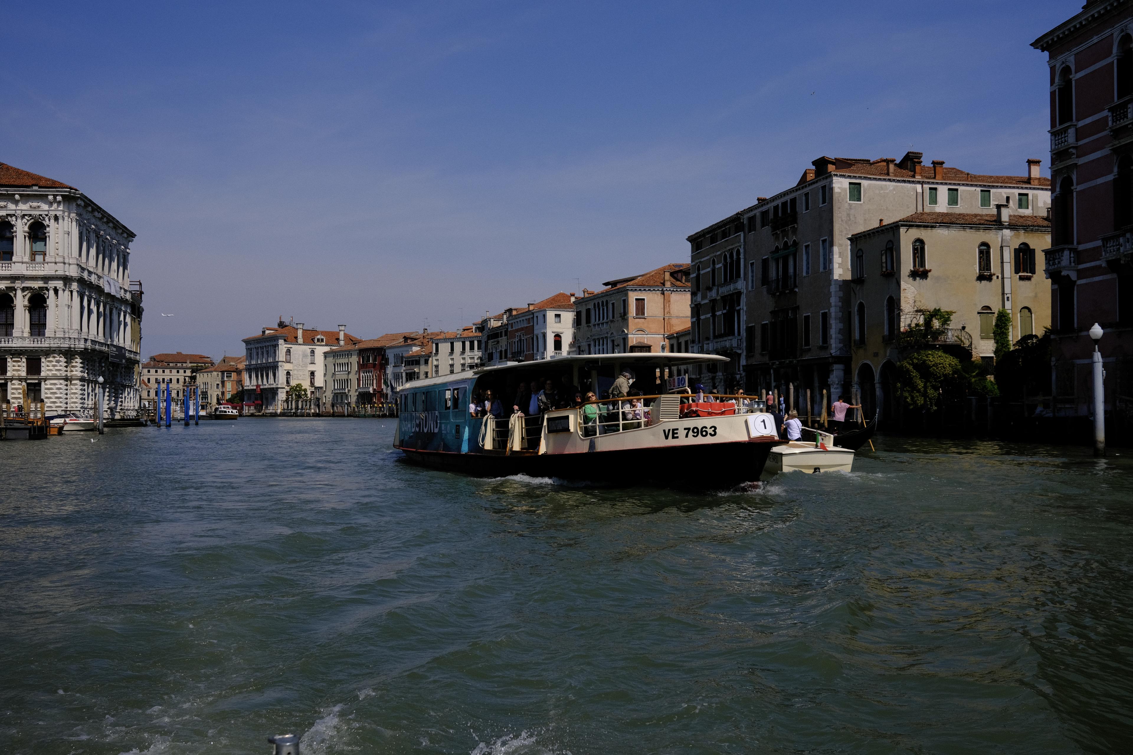 Water taxi